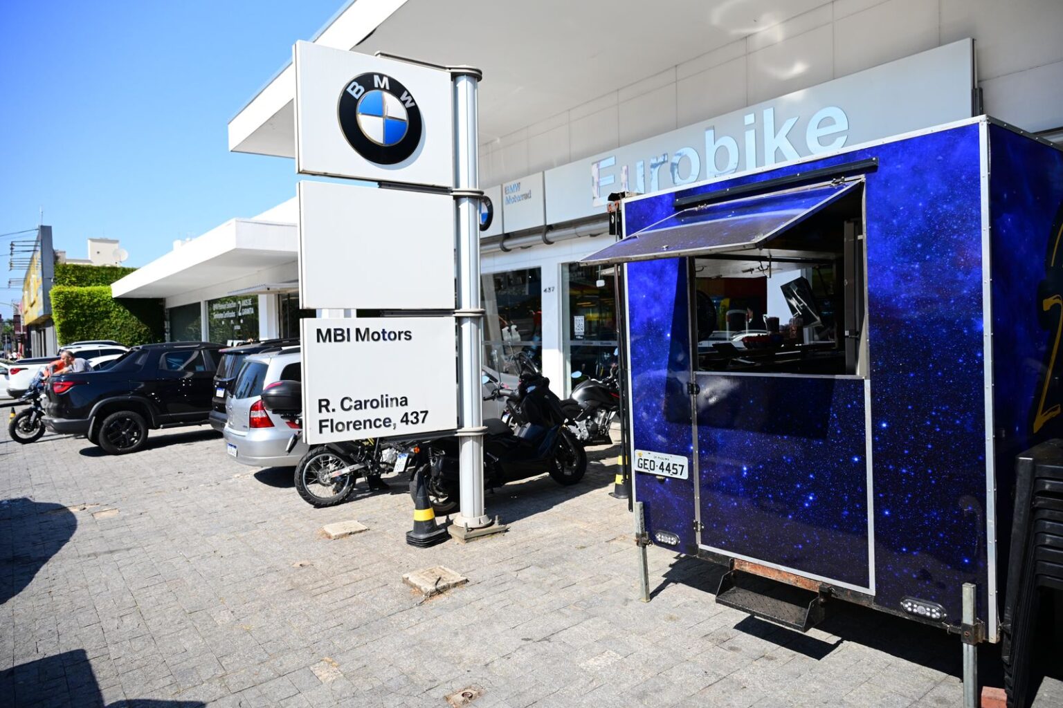 lançamento da BMW R 1300 GS BlueTie Eventos Food truck instalado para os convidados do lançamento